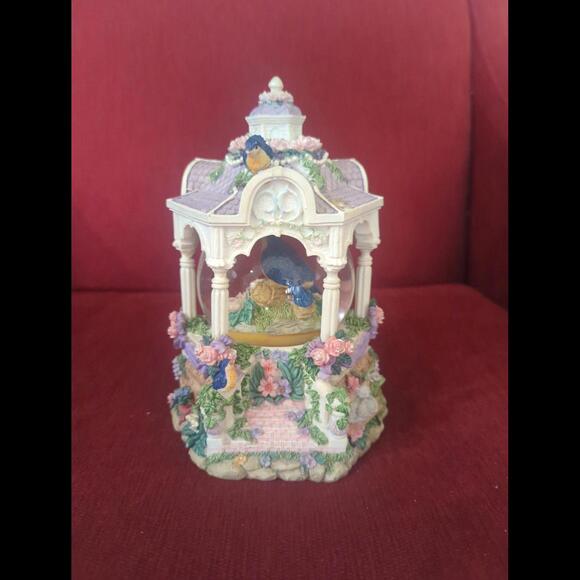 Vintage bluebird gazebo glitter globe - Picture 1 of 9